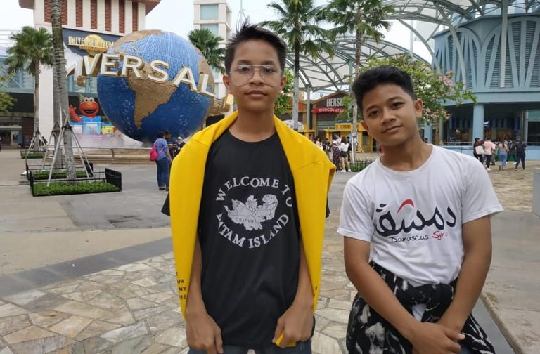 Pentingnya Melatih Anak Untuk Berani Mengambil Keputusan Kecil Fondasi Kemandirian Dan Keberanian Masa Depan