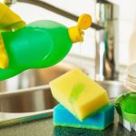 Tips Memilih Pencuci Piring Yang Lembut Di Tangan Menjaga Kesehatan Kulit Di Balik Dapur Bersih